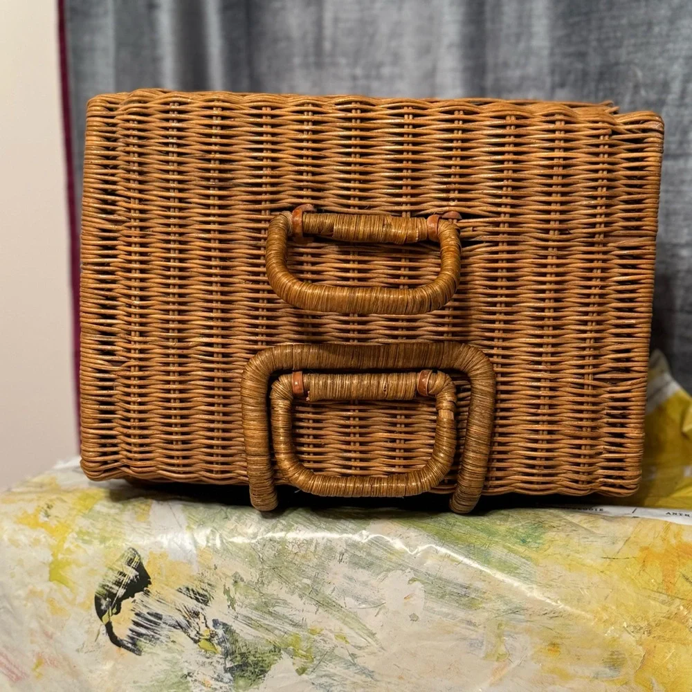 Vtg Boho Wicker Sewing Basket w/ Folding Locking Handles